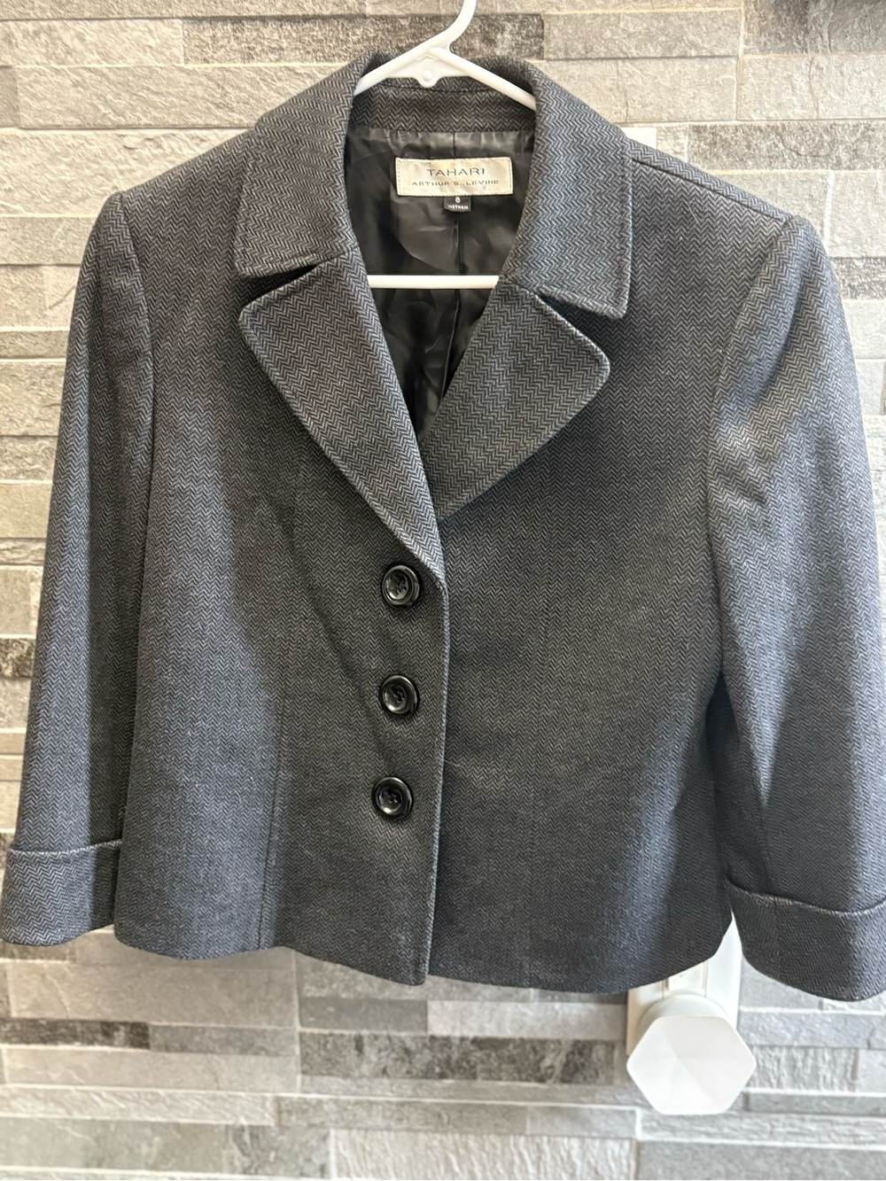 Tahari ASL Dark Gray Herringbone Cropped Blazer